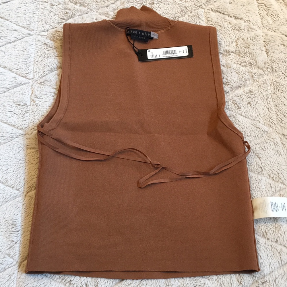 Alice + Olivia turtleneck top (L) NWT - Picture 6 of 6